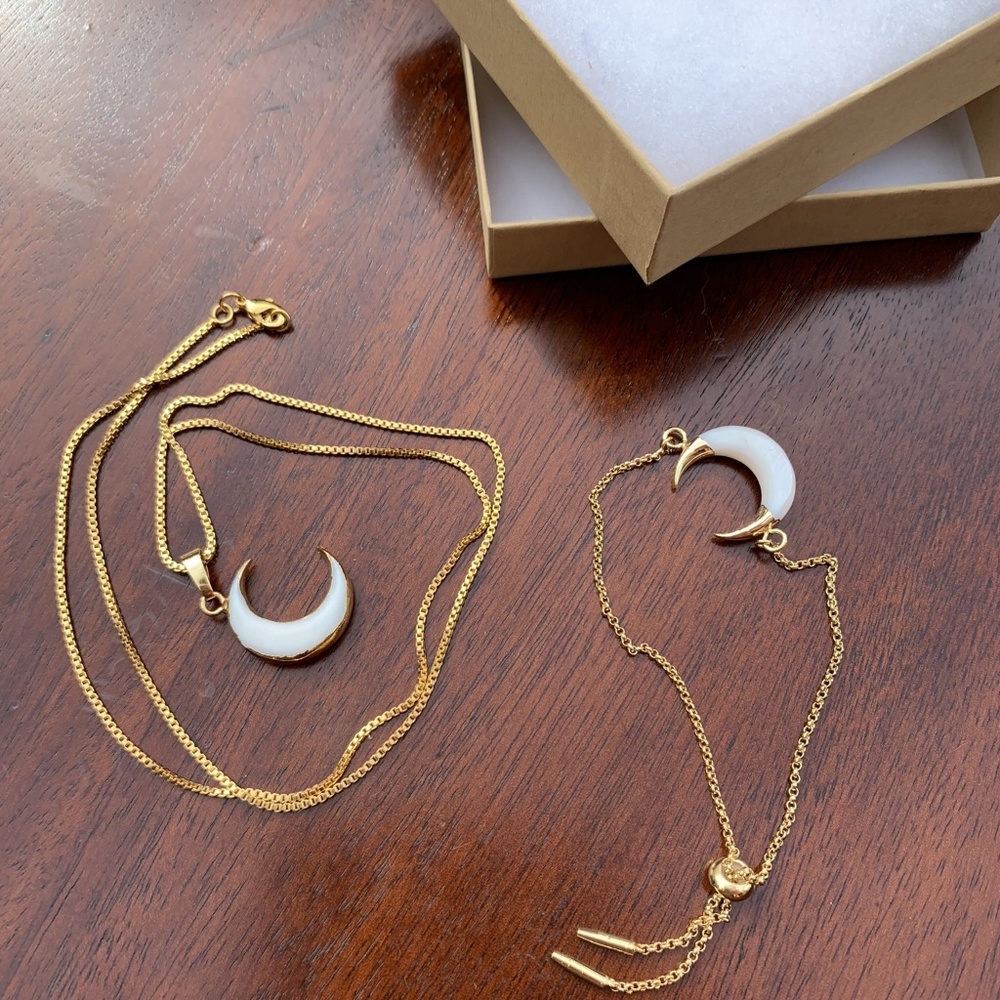 18K Crescent Moon Shell Necklace - Picture 4 of 6